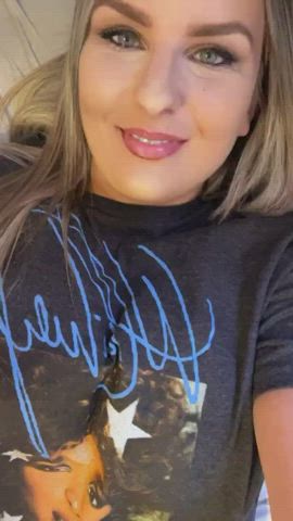 Give my tits attention while you’re filling me please : video clip