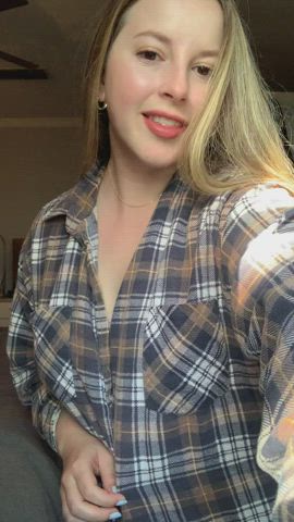 21 y/o pale girl with big boobs checking in : video clip