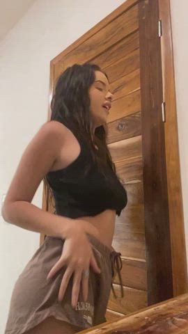 would u fukk a 19yo aussie girl like me in the gym.. : video clip