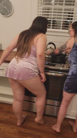 One big and one petite booty- both plugged : video clip