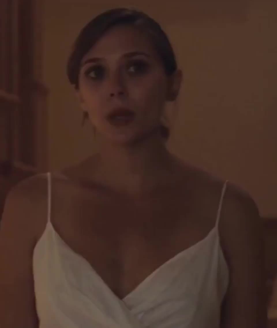anything to worship the queen Elizabeth Olsen : video clip