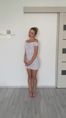 Some magic tricks. Do you think I could be Harry Potter`s girlfriend? : video clip