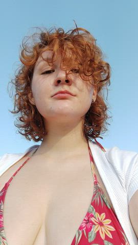 I know you like my pale soft tits : video clip