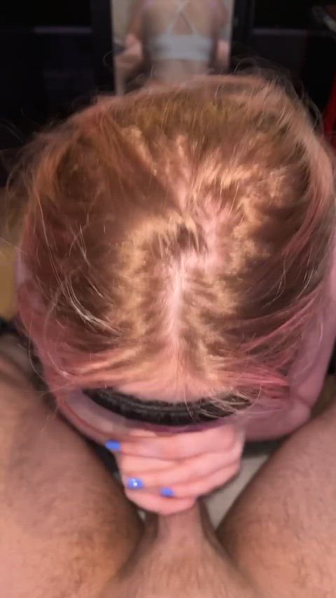 On my knees putting my mouth and both hands to use like a good girl : video clip
