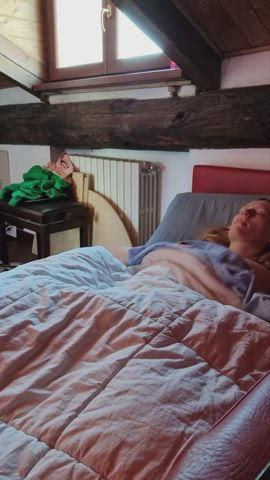 Sunday morning by myself : video clip
