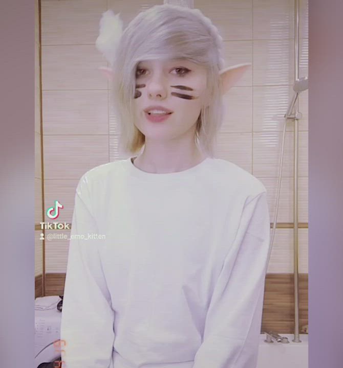 Am I still cute when I'm completely naked? [19] [OC] : video clip