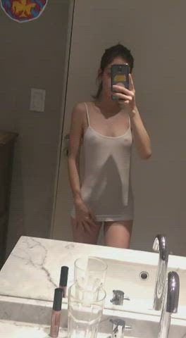 If my tiny body gives at least one guy a boner i'll feel accomplished : video clip