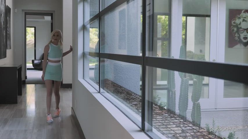Kiara Cole - Sneaky Stepdaughter : video clip