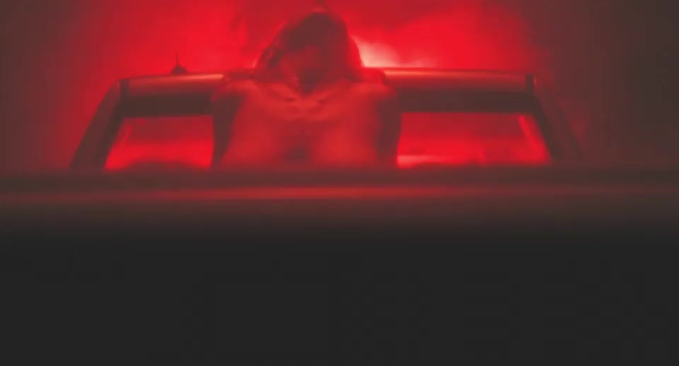 Sydney Sweeney topless riding cowgirl : video clip