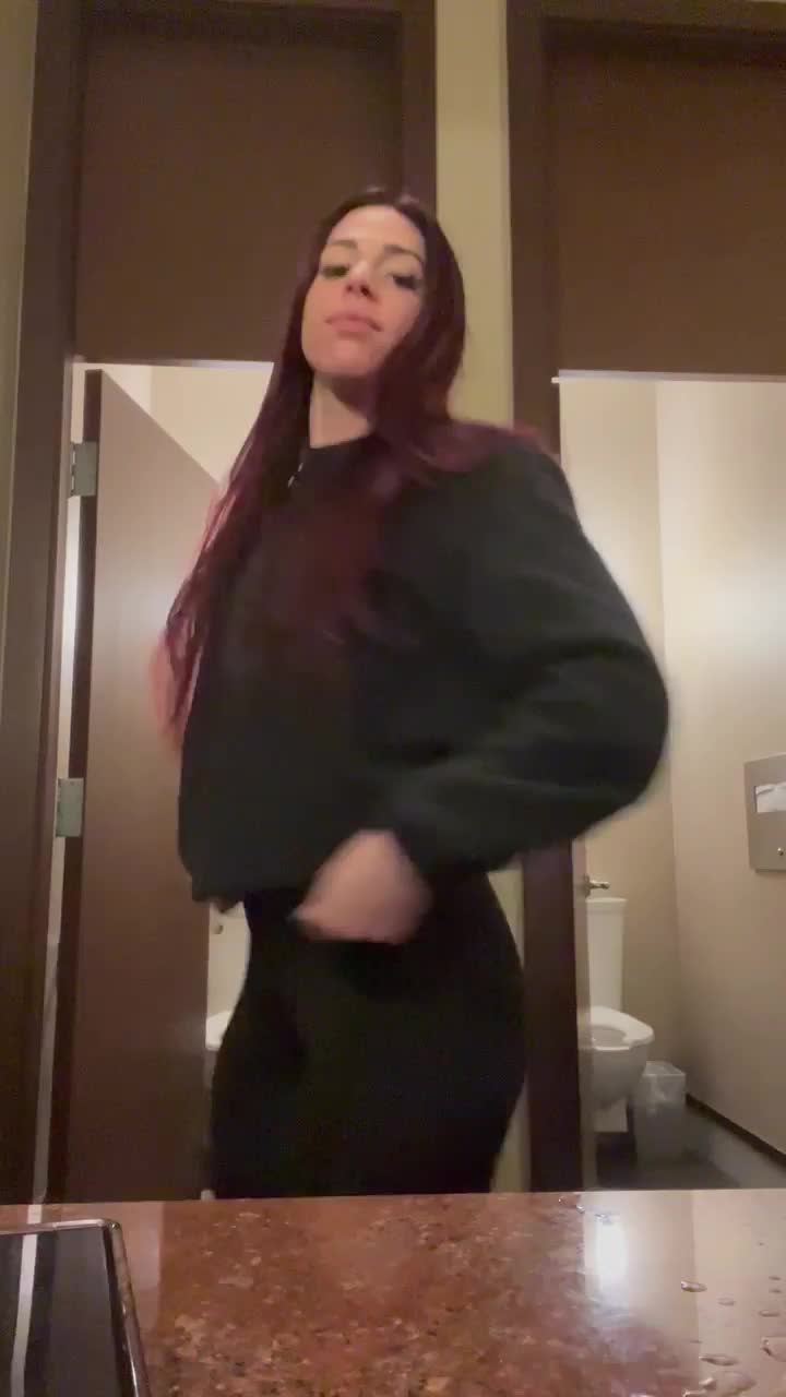 Casino bathrooms are the riskiest [GIF] : video clip