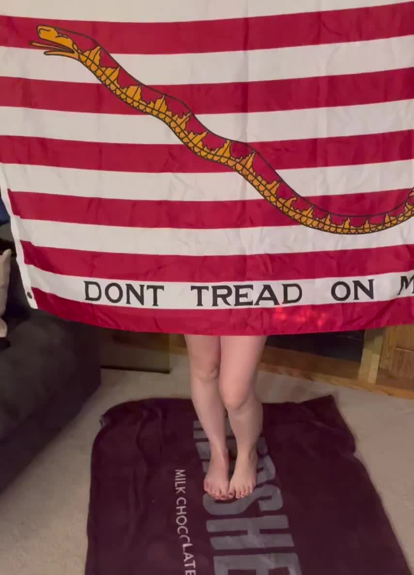 Maybe your a fan of pale mom bods with curves : video clip
