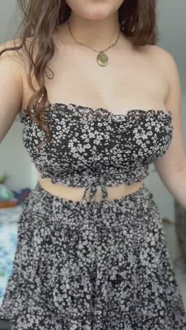 I'm going out, should I leave my bra and panties off? (19f) : video clip