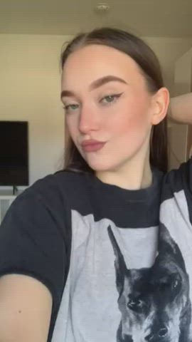 I'd be a very happy girl tonight if just one older guy wants to come on my tits :P : video clip