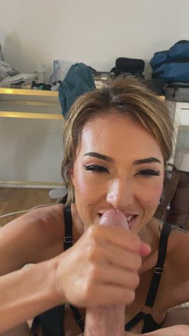 She gets a facial , then she does a deepthroat : video clip