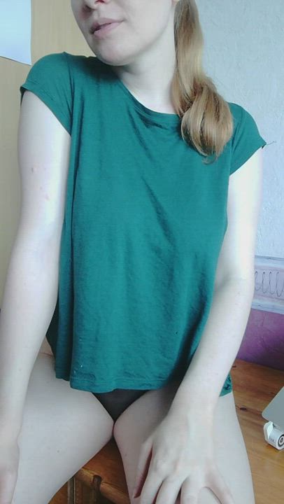 What should I wear for our breeding date? : video clip