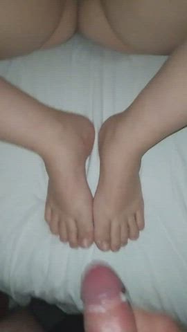 (OC) I love cream on my feet. I lick my toes after : video clip