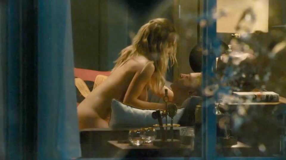 Sydney Sweeney Fucked in The Voyeurs (2021) [Brightened] : video clip