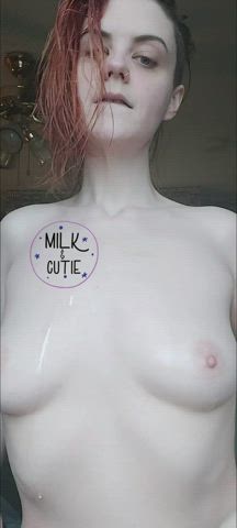 I love my oily boobs : video clip