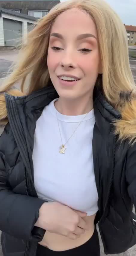 Giving my titties some sunshine 😋💕 [gif] : video clip