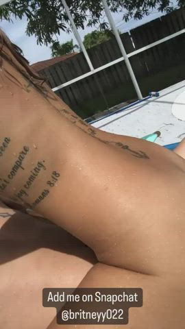My BF didn’t want to fuck me by the pool so i fuck my neighbor and he is watching from the window thinking how bad i am : video clip