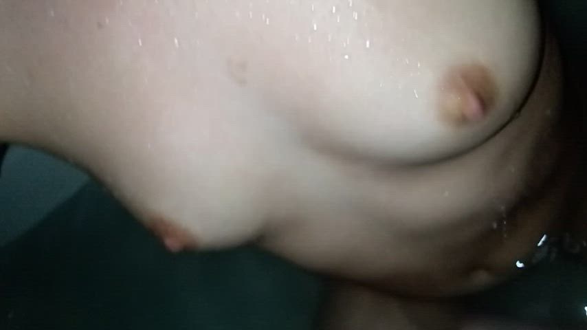 Playing with my titties in the bath! 🇨🇦💦 : video clip