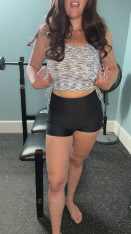 🤸 35yo MILF looking for a gym partner in my home gym! 🏋️‍♀️ : video clip