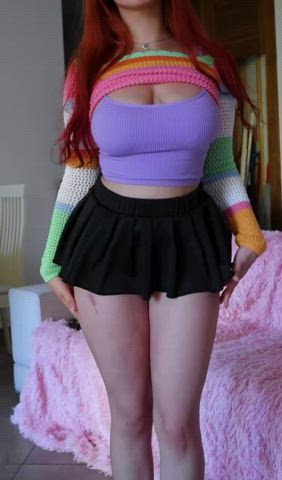 I'm only 18 years old but I already have mommy tits : video clip