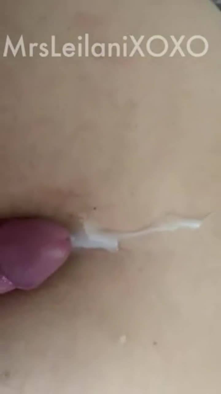 Where are all the men that love cum so much they’re willing to lick it up off me and spit it in my mouth? : video clip