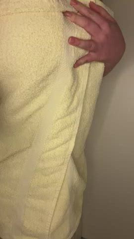 I rarely post videos that show my chubby tummy : video clip
