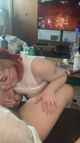 bongs and chill? : video clip