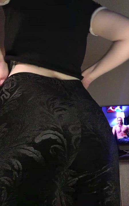 May I slide my ass on your dick for a bit? 🥺🍩 : video clip