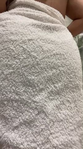 You’re my stepdaddy and found out I post my ass online. What’s your reaction? : video clip