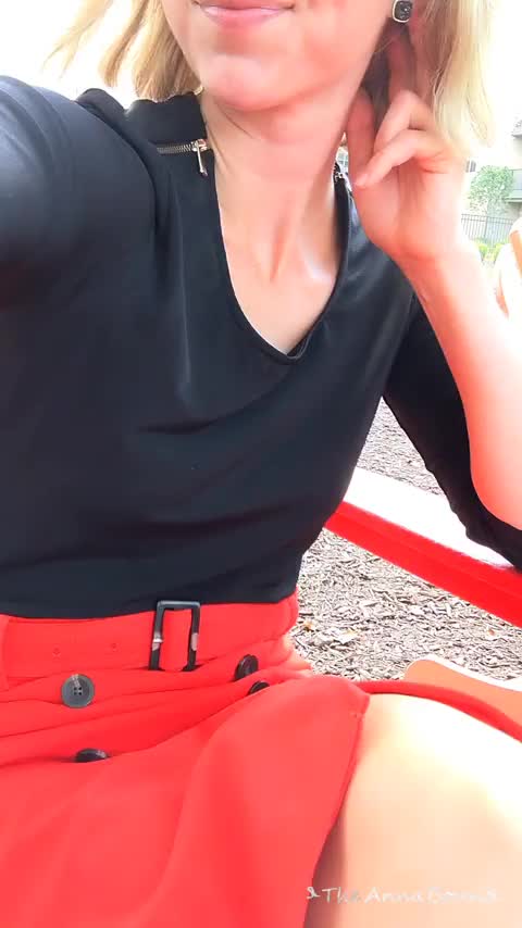 Man, I just get so hungry during the workday...🍯 [gif] : video clip