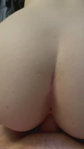 She loves getting pounded by her bull : video clip