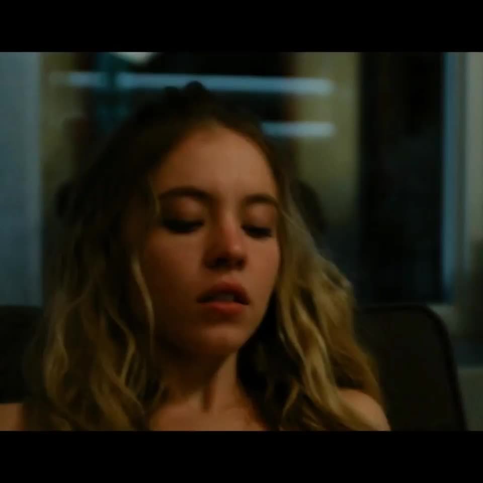Sydney Sweeney Sex Scene (edited and brightened) : video clip