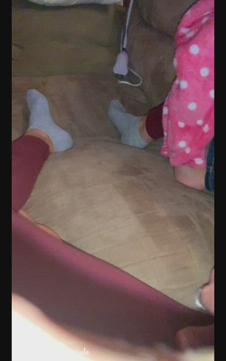 I love the feeling of gushing thru my leggings! : video clip
