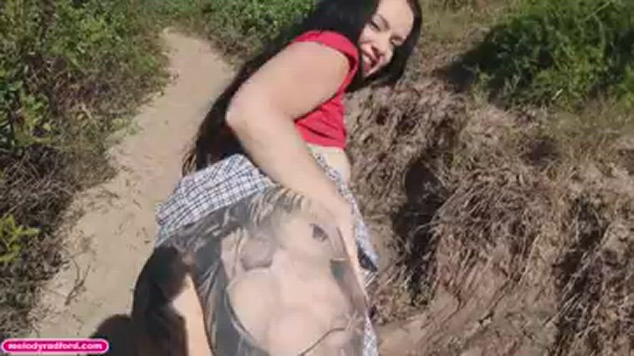 Hot Australian Melody Radford Doggystyle Fucked Outside : video clip