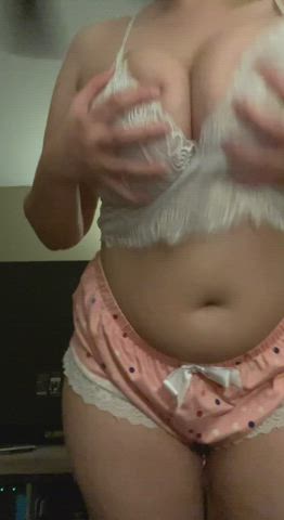 A sloppy titty drop for y’all : video clip