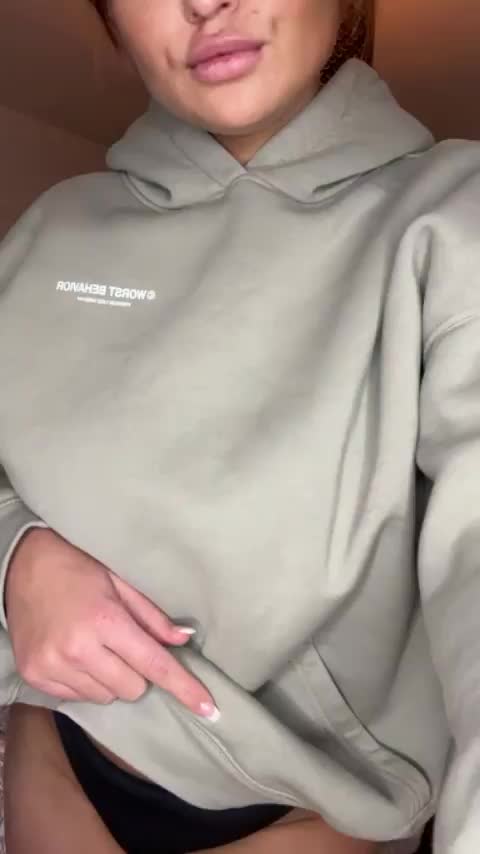 You can put your head between my tits : video clip