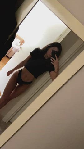 Do you think you could have fun with those legs :P : video clip