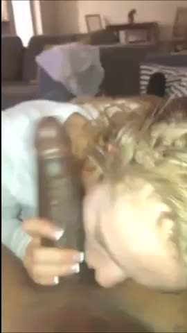 Worshipping That Pole : video clip