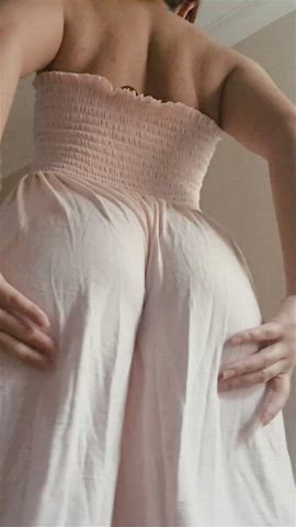 sundress with no panties szn : video clip