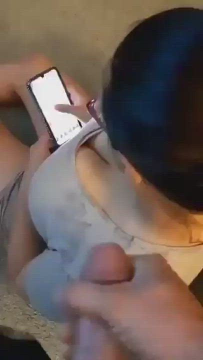 Too busy with her phone to care : video clip