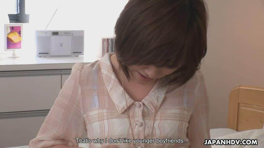Kaede Ooshiro and lover spend a day together in bed : video clip