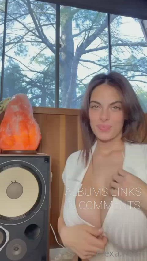 Holy Boobs of her : video clip