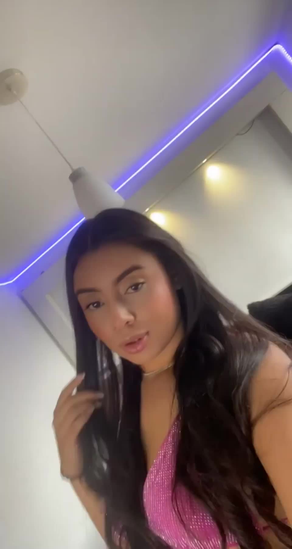 Do I still look pretty enough at 22? : video clip