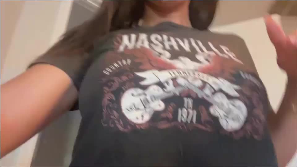 tryna stand out with my incredible pair of titties : video clip
