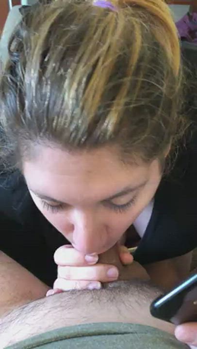 Love a girl who uses spit when sucking cock : video clip