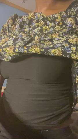 No need for a bra : video clip
