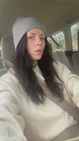 Being a little slut in traffic : video clip